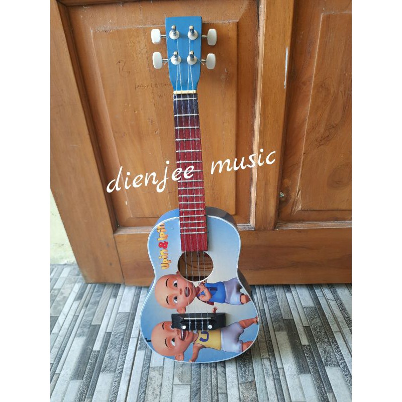 Ukulele/gitar ukulele motif karakter kartun upin ipin/kentrung/kado