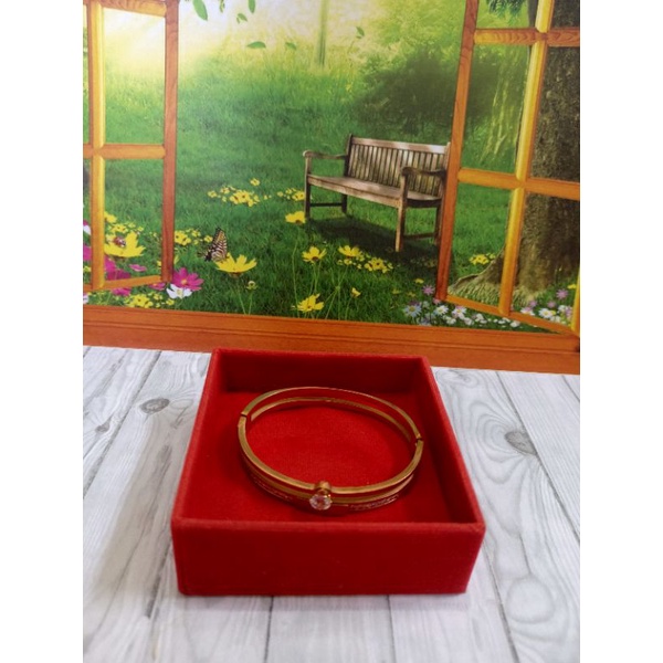 gelang tangan titanium mata kecil dan 1 mata besar diamond