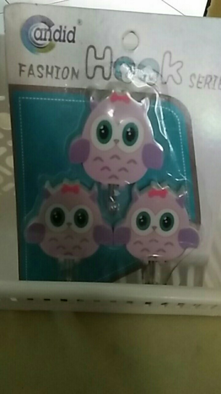 Gantungan Baju Isi 3