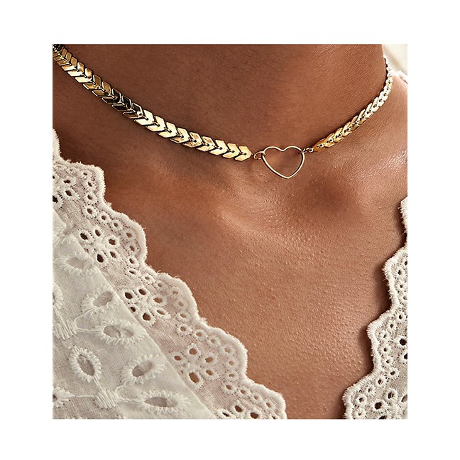 LRC Kalung Fashion Gold Openwork Love Alloy Leaf Fish Scale Necklace D57245