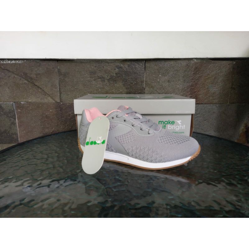 Original Sepatu Diadora Vilelmo (W) Grey Salmon