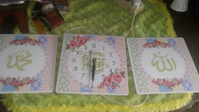 Jam Dinding Mini 1 Set  Persegi