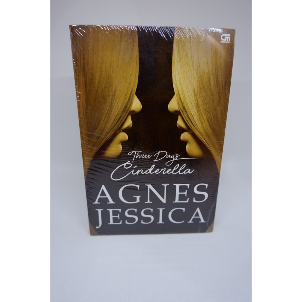 Novel Three Days Cinderella by Agnes Jessica