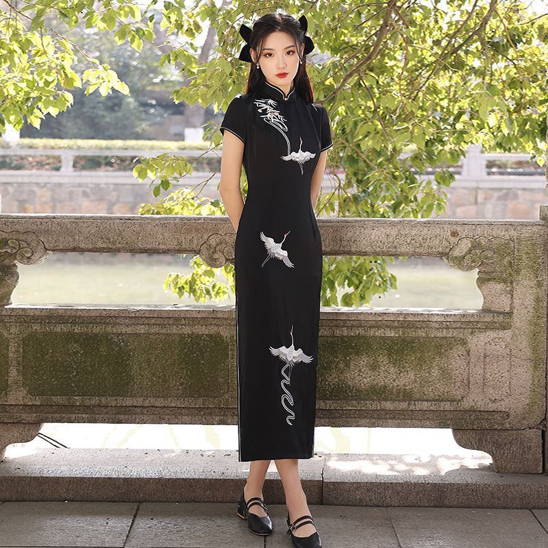 2022 new female Summer Black high-end cheongsam noble improved dress long Vintage temperament crane