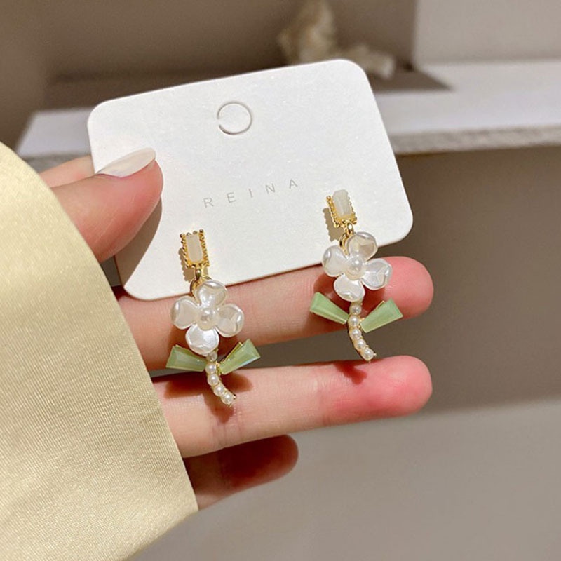 Anting Tusuk Gantung Wanita Bahan Sterling Silver 925 Desain Bunga Hias Mutiara Gaya Korea Untuk Hadiah