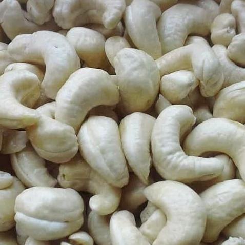 

KACANG MEDE/METE SULAWESI JUMBO MENTAH - RAW CASHEW NUT 500 GR
