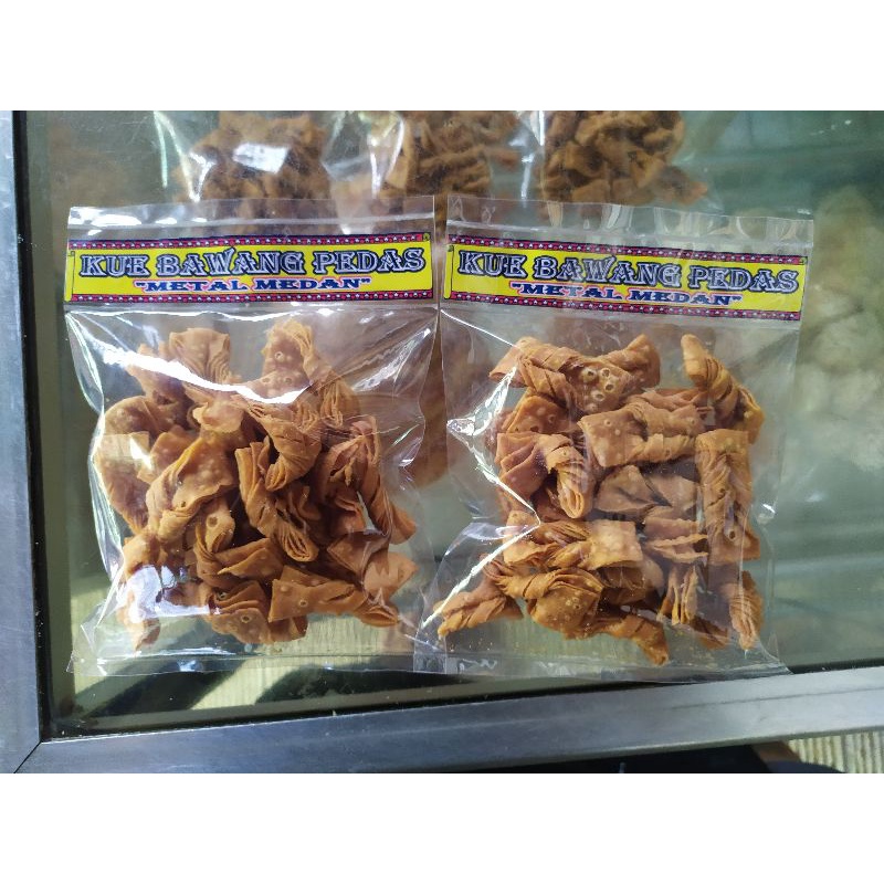 

KUE BAWANG PEDAS METAL MEDAN, 120gram