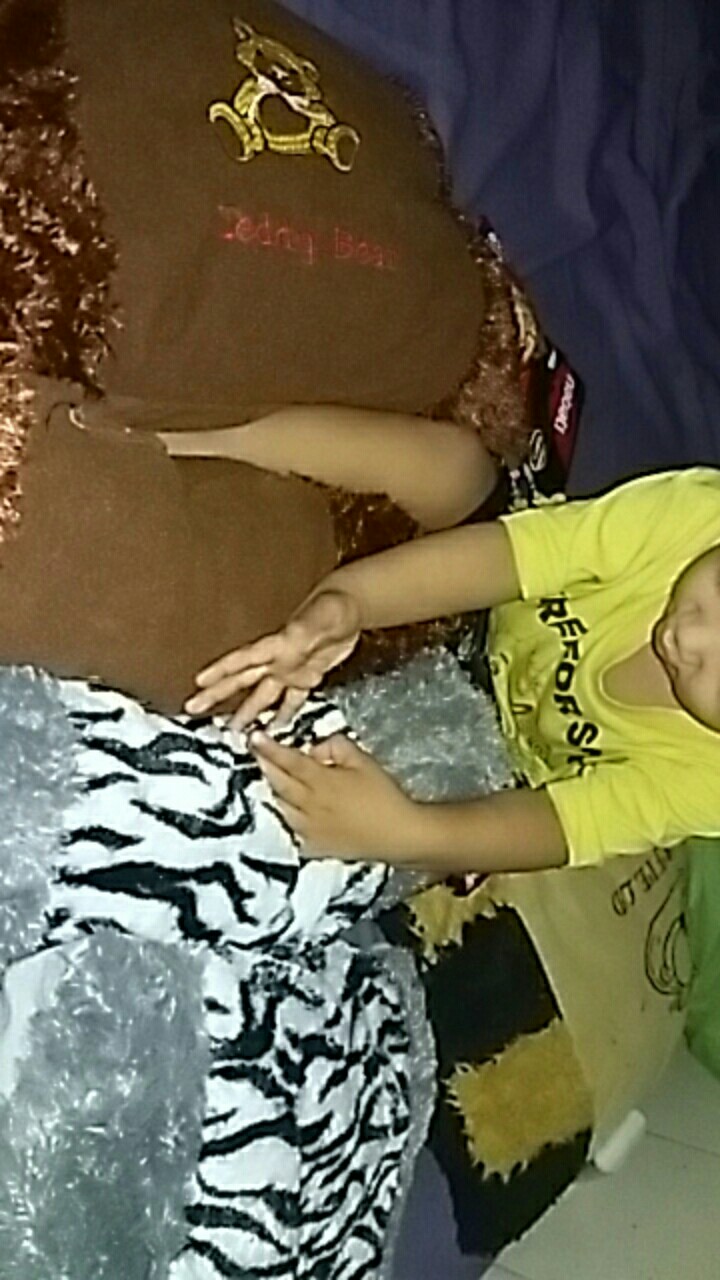 Kain Bulu Rasfur Bantal Guling Siap Di-isi (net Rp.8500)