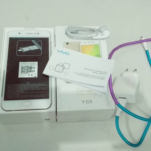 Vivo Y69 Gold second like new