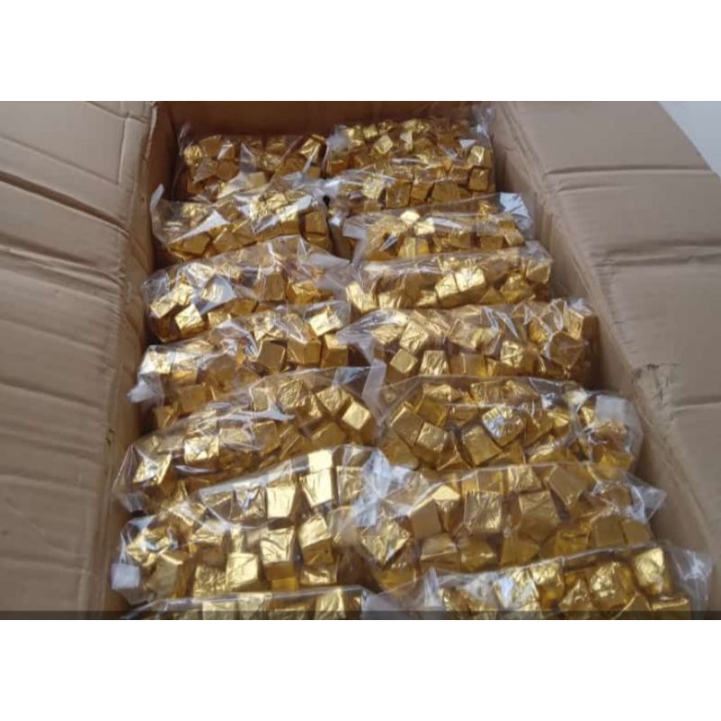 

Coklat Piramida kiloan 133 pics