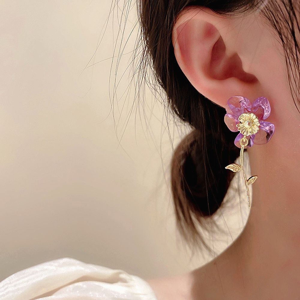 Needway  Personality Resin Earrings Trendy Flower Charms Transparent Stud Earrings Women New Sweet Geometric Temperament Acrylic Fashion Jewelry/Multicolor