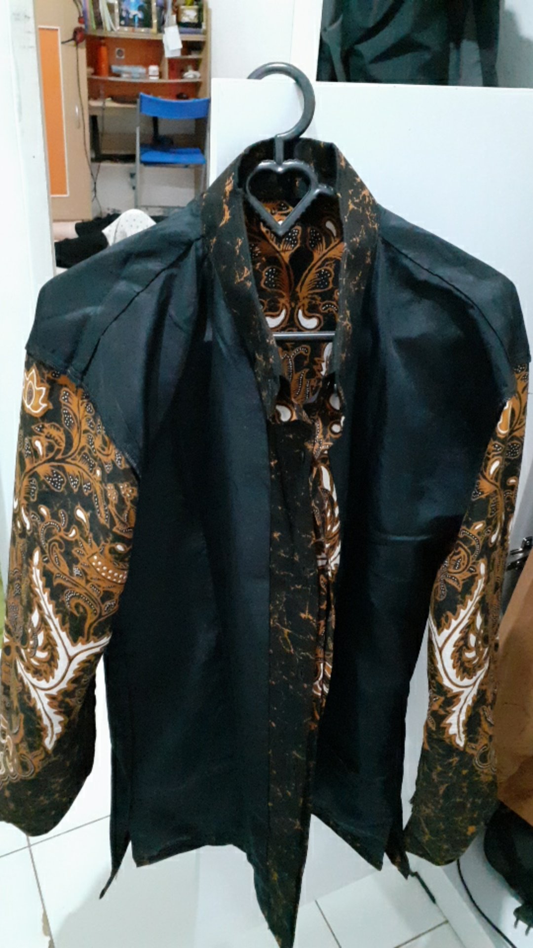 Batik Solo Kemeja Batik Pria Panjang Ajibhanu Anjani 135.000