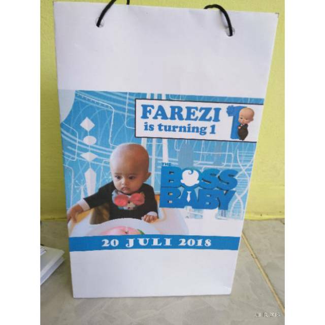 

Paperbag Putih Custom 15cm x 5,5cm x 23cm