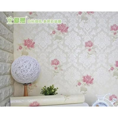 Wallpaper stiker dinding motif bunga pink dasar cream