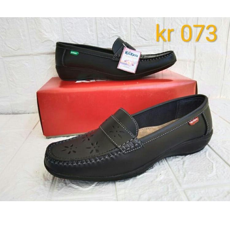Dijamin Miring harga.. sepatu pantofel Kickers pantofel wanita flat kerja sekolah formal hitam