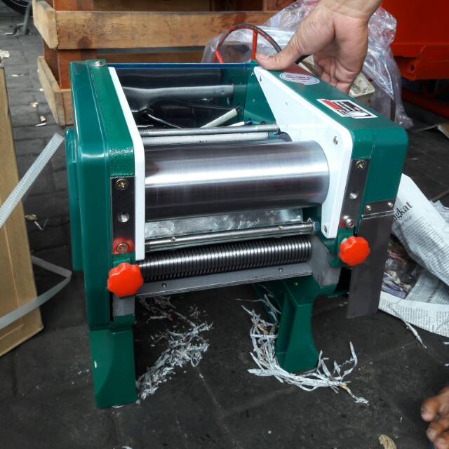 Gilingan mie elektrik MJ 180