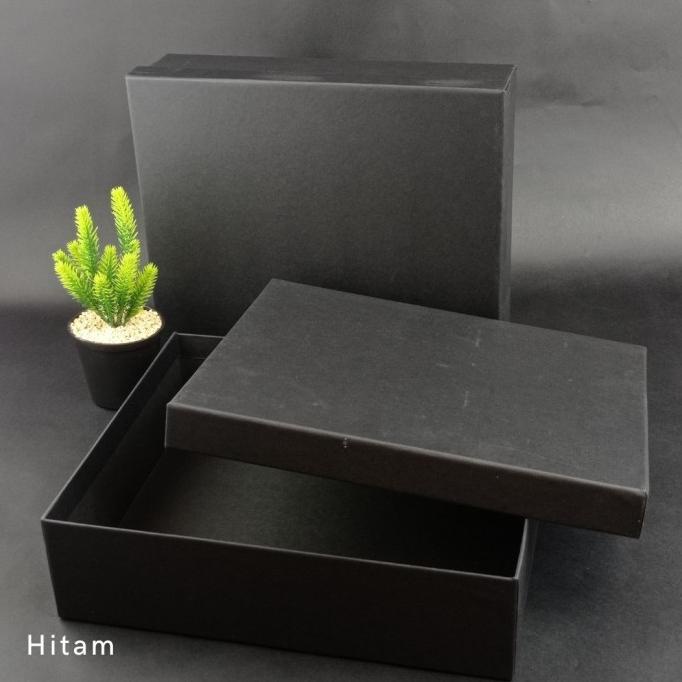 

Premium Product!!! Box Hamper - Hardbox - Kotak Kado - Ukuran 30 Cm X 25 Cm X 8 Cm - Paling Dicari