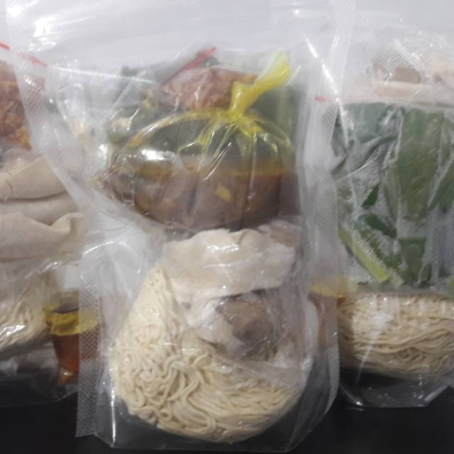 

Mie ayam halal