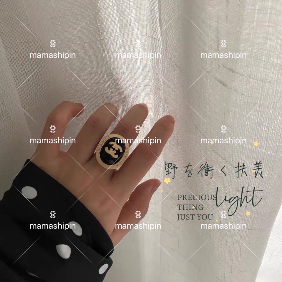 Cincin Model Terbuka Desain Huruf C Hias Permata Hitam Adjustable Untuk Wanita