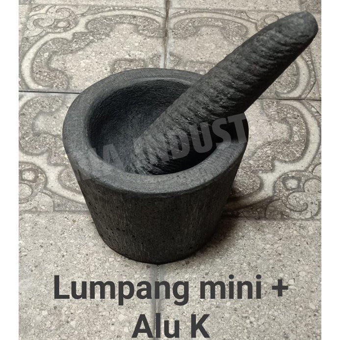 Lumpang Batu Hitam Mini + Alu K