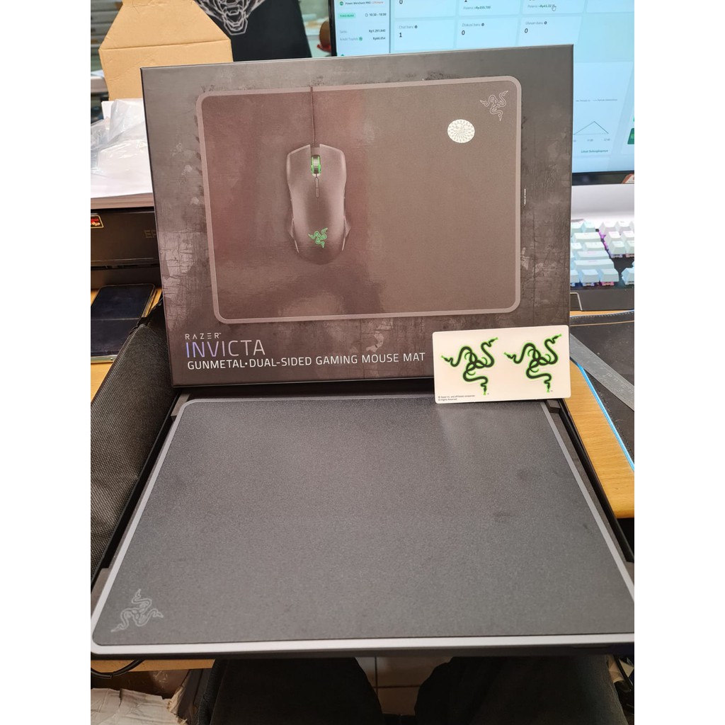 Razer Invicta Gunmetal / Mousepad Razer Invicta