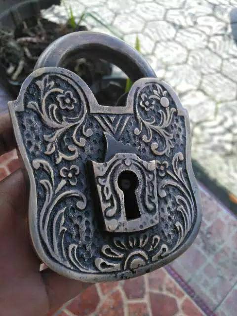 Kunci Gembok Rumah Pagar Kuningan Antik Murah Motif Batavia Ukir 12cm