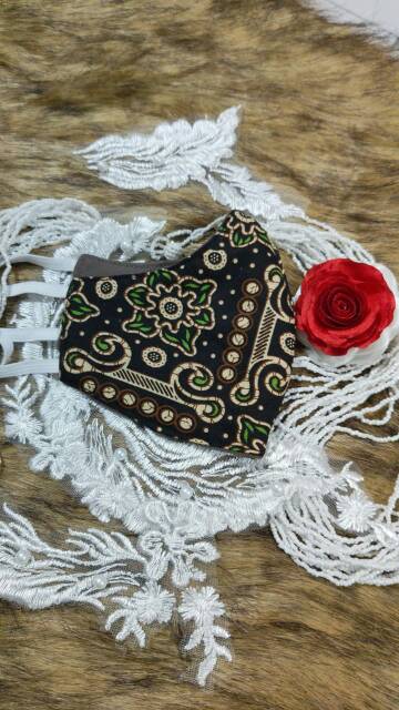 Masker batik nusantara elegan dan cantik