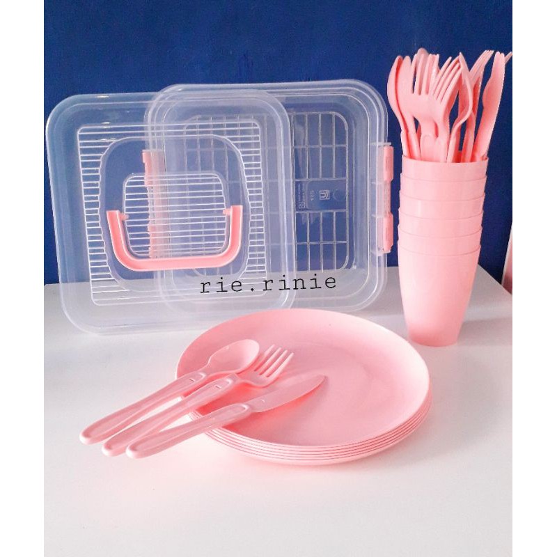 SET picnic box alat makan piring gelas sendok pisau garpu