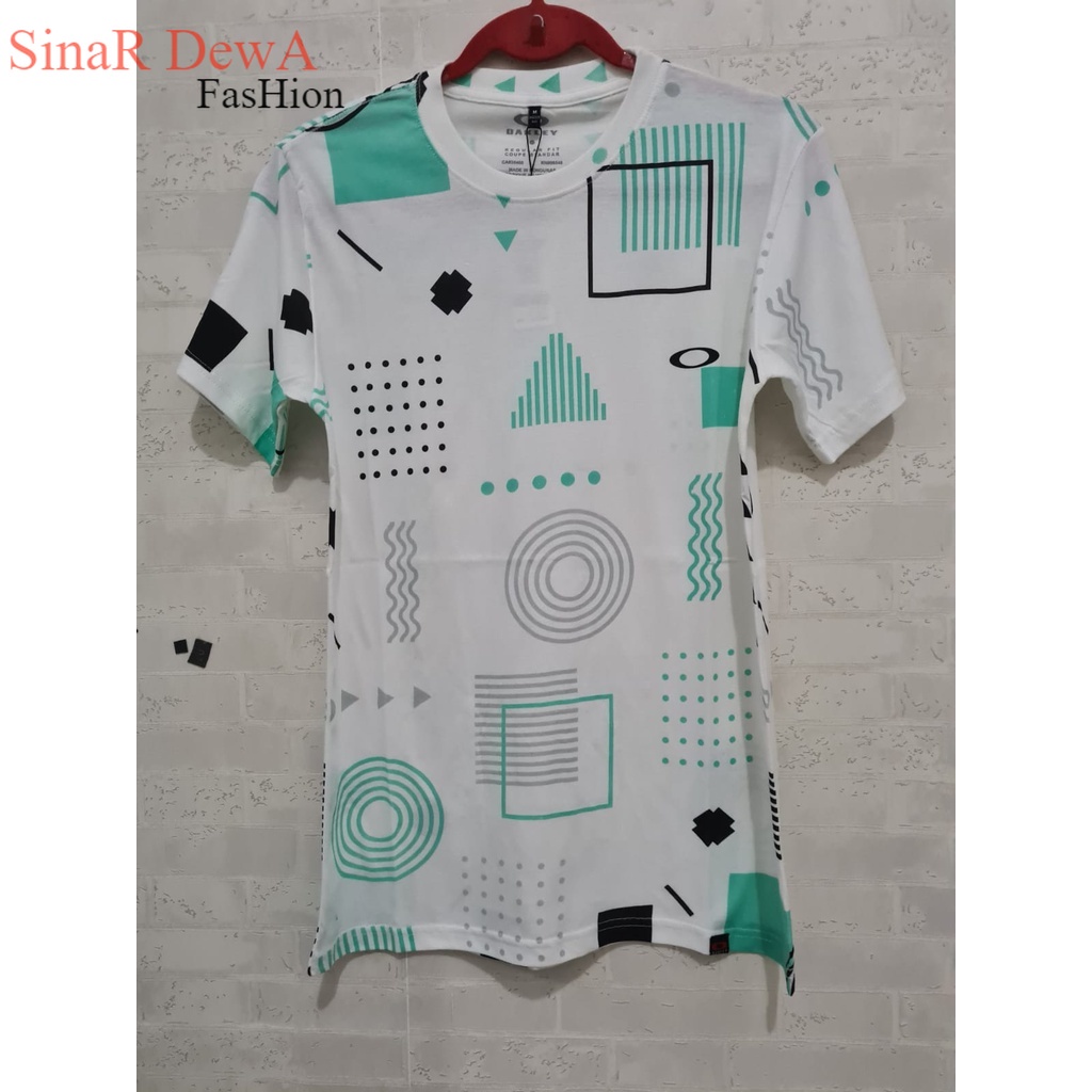 Kaos Dewasa / Kaos Cewek Cowok / T-Shirt Distro / Kaos Surfing / Kaos Original Oakley M, L, XL .