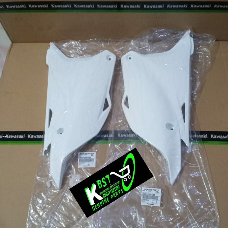 COVER BODY BELAKANG PUTIH KIRI KANAN KX85 ORIGINAL KAWASAKI