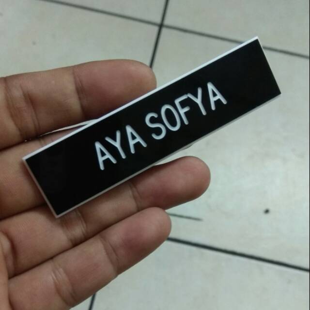 

Papan Nama Grafir Peniti