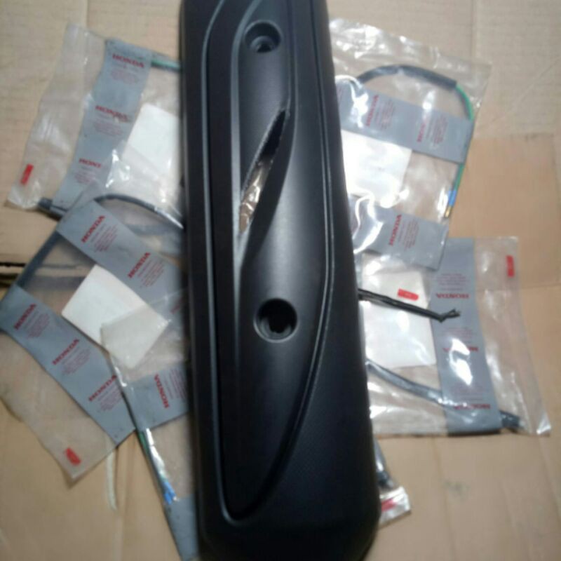 tameng tutup pelindung knalpot vario cw 110 original