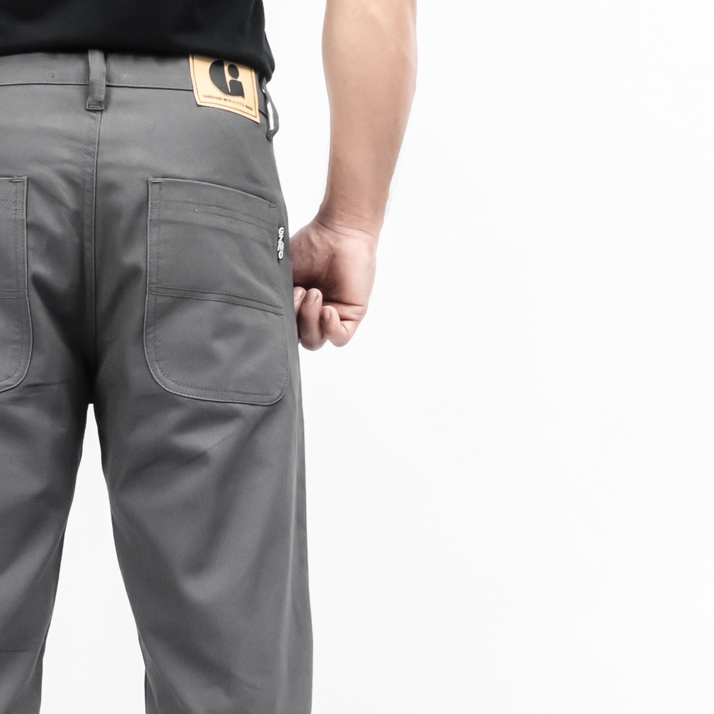 Gizmo Celana Chino Reguler Forthright Grey Loose pants Basic