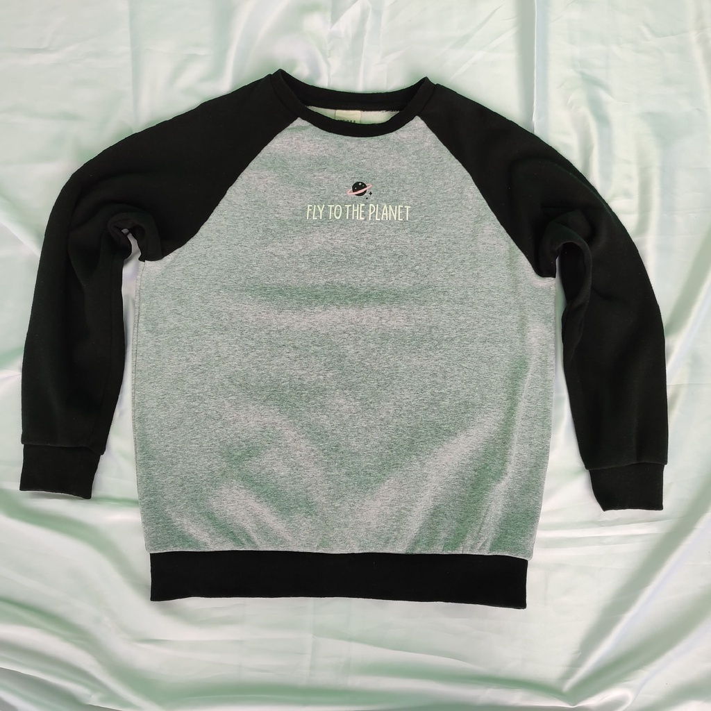 Crewneck Usall Size S - Sweater Pria Wanita - Pakaian Bekas Murah Layak Pakai