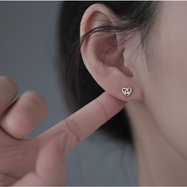 We Flower Anting Stud Desain Hati Twisted Bahan s925 Silver Gaya Korea Untuk Wanita