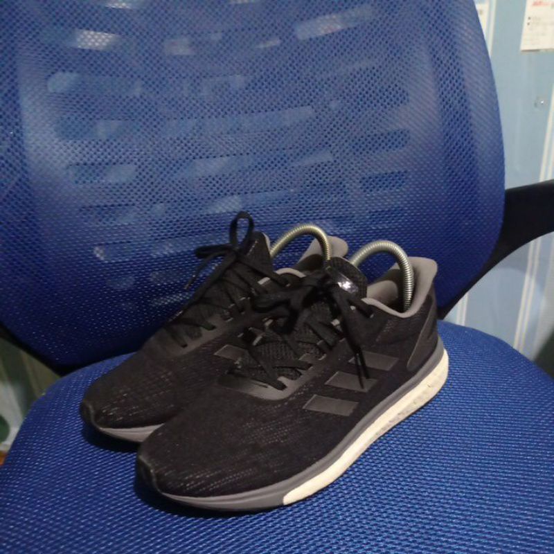 Thrift Sepatu Adidas