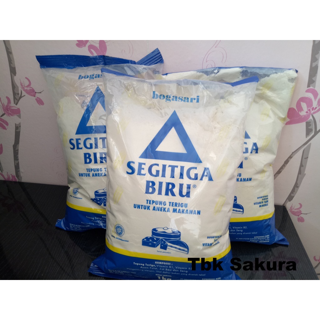 

Tepung segitiga biru BENING 1Kg