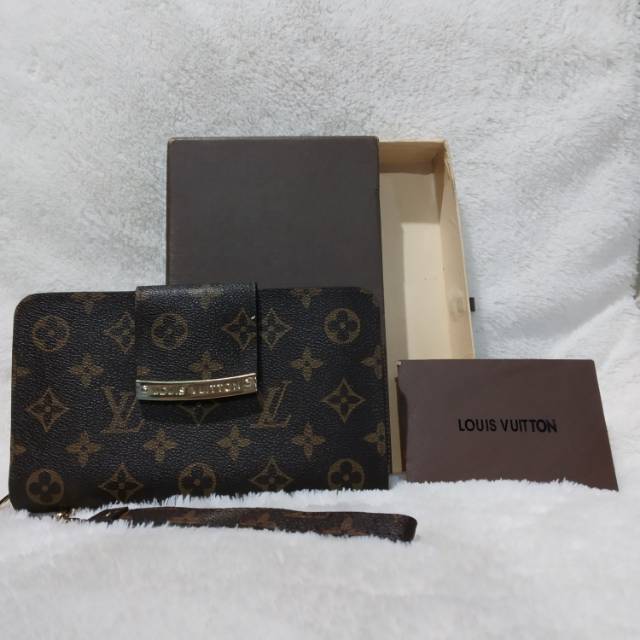 Preloved dompet Lv no seri harga nego