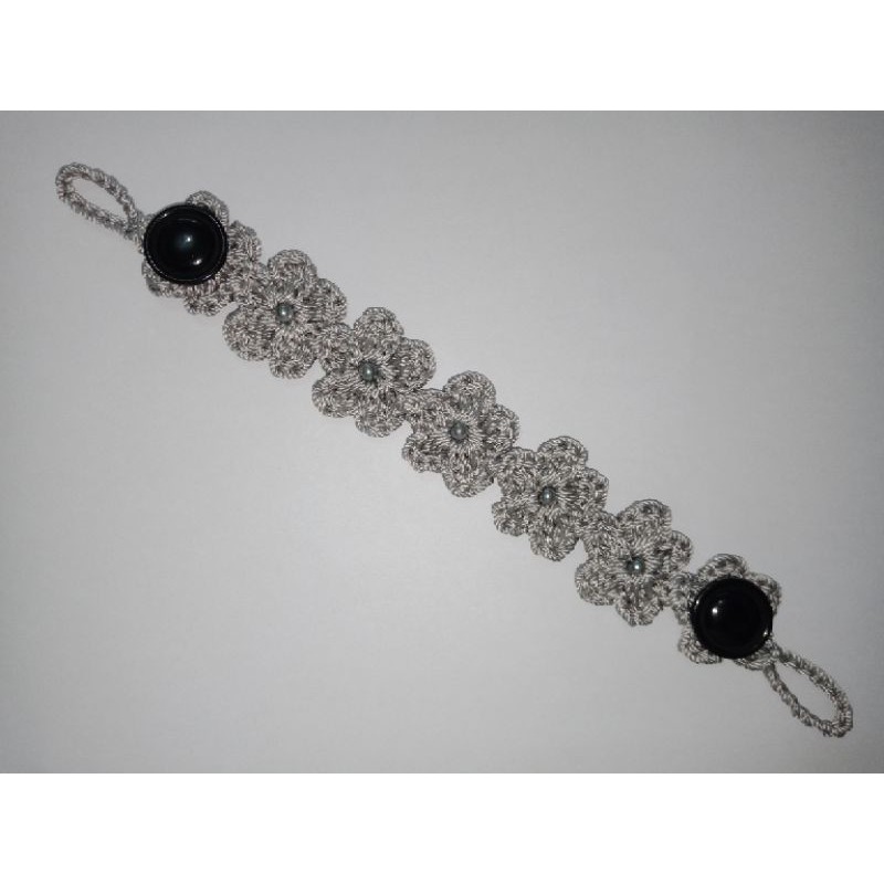 Konektor masker rajut bunga