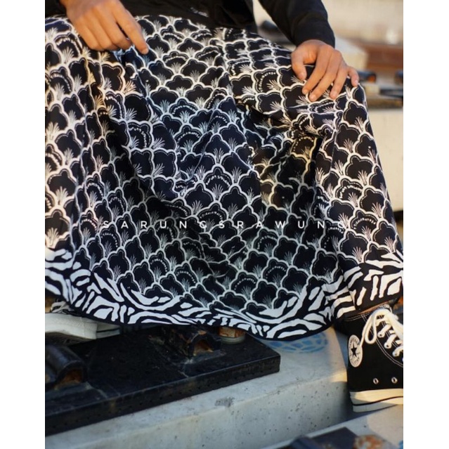 Sarung Batik Titikala Hitam Putih Sarung Keren Hitam Manis Sarung Dewasa Sarung Batik Halus Srawung