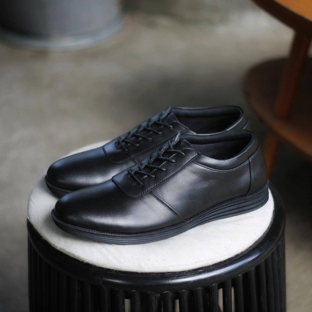 ACCENT BLACK ORIGINAL x REYL MAN Sepatu Kulit Sapi Asli Hitam Pria Pantofel Formal Casual Tali Kerja Kantor Dinas Resmi Guru Kantoran Pesta Undangan Wedding Kondangan Nikah Kuliah Modern Casual Oxford Derby Genuine Leather Footwear Keren Terbaru Branded