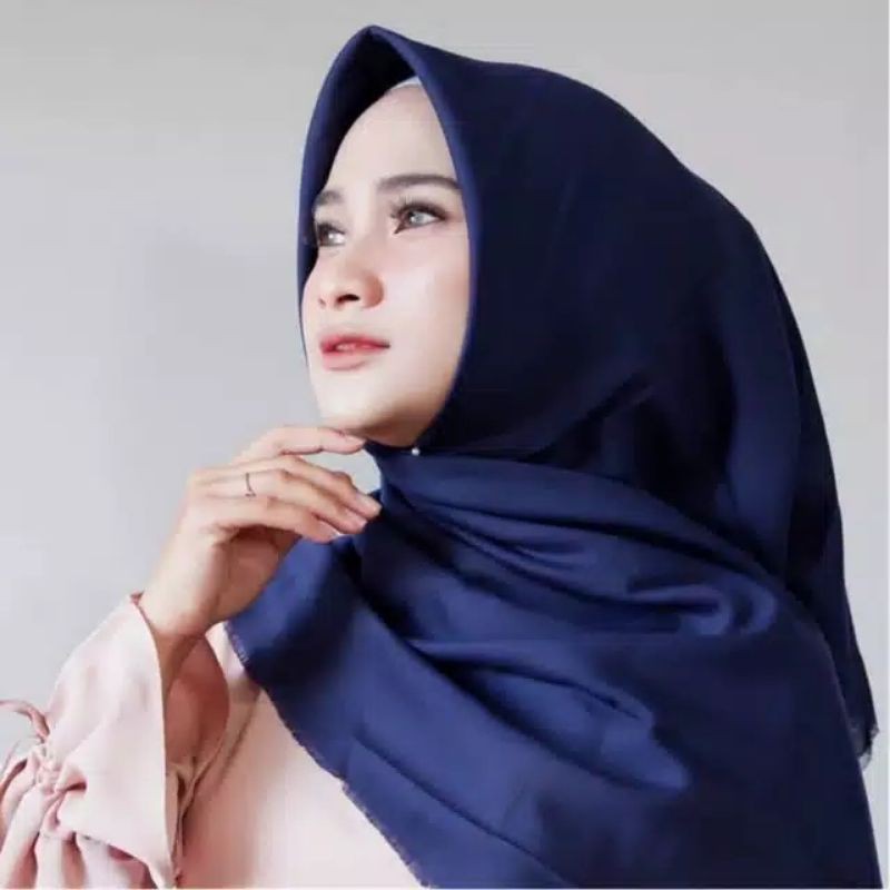 JILBAB SEGIEMPAT SAUDIA ANSANIA TEPI RAWIS //square hijab//segiempatsaudisansania/