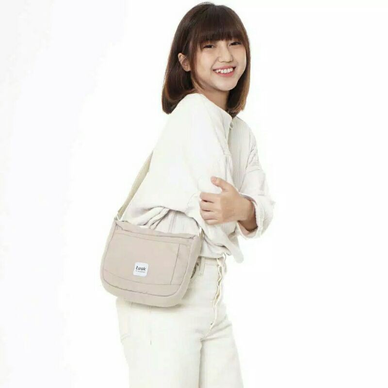 Tas Selempang Wanita Original Tusk Haci Creme