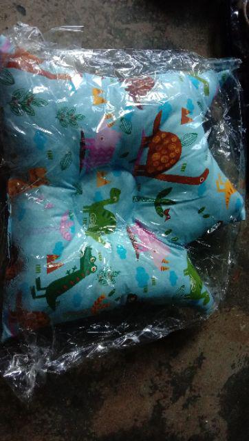 1 Bantal Mahkota Karakter