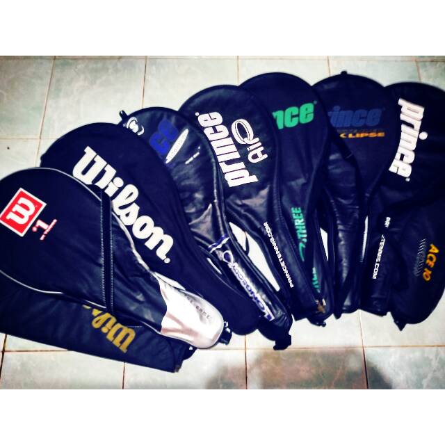 Raket tennis lapangan