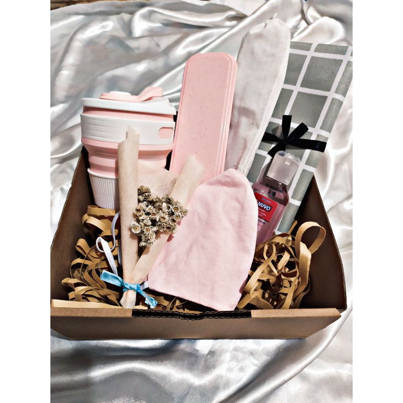 

Hampers New Normal Pink kado/graduation/birthday/wedding