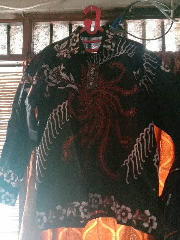Gurdo Pari Kemeja Batik Pria Reguler Fit Lengan Panjang Modern Ori Dasar Hitam