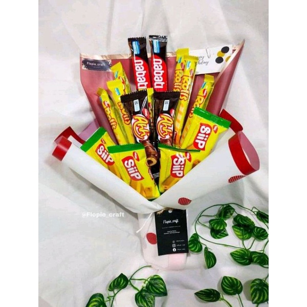 

Buket Snack Mini // Buket jajan mini // small bouquet /kado wisuda, ultah