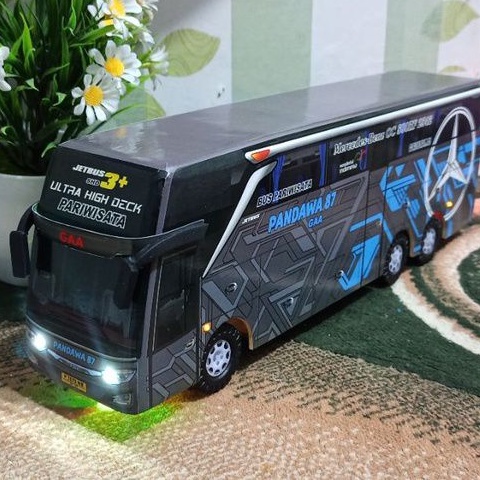 Miniatur bus bis pandawa 87 UHD plus lampu