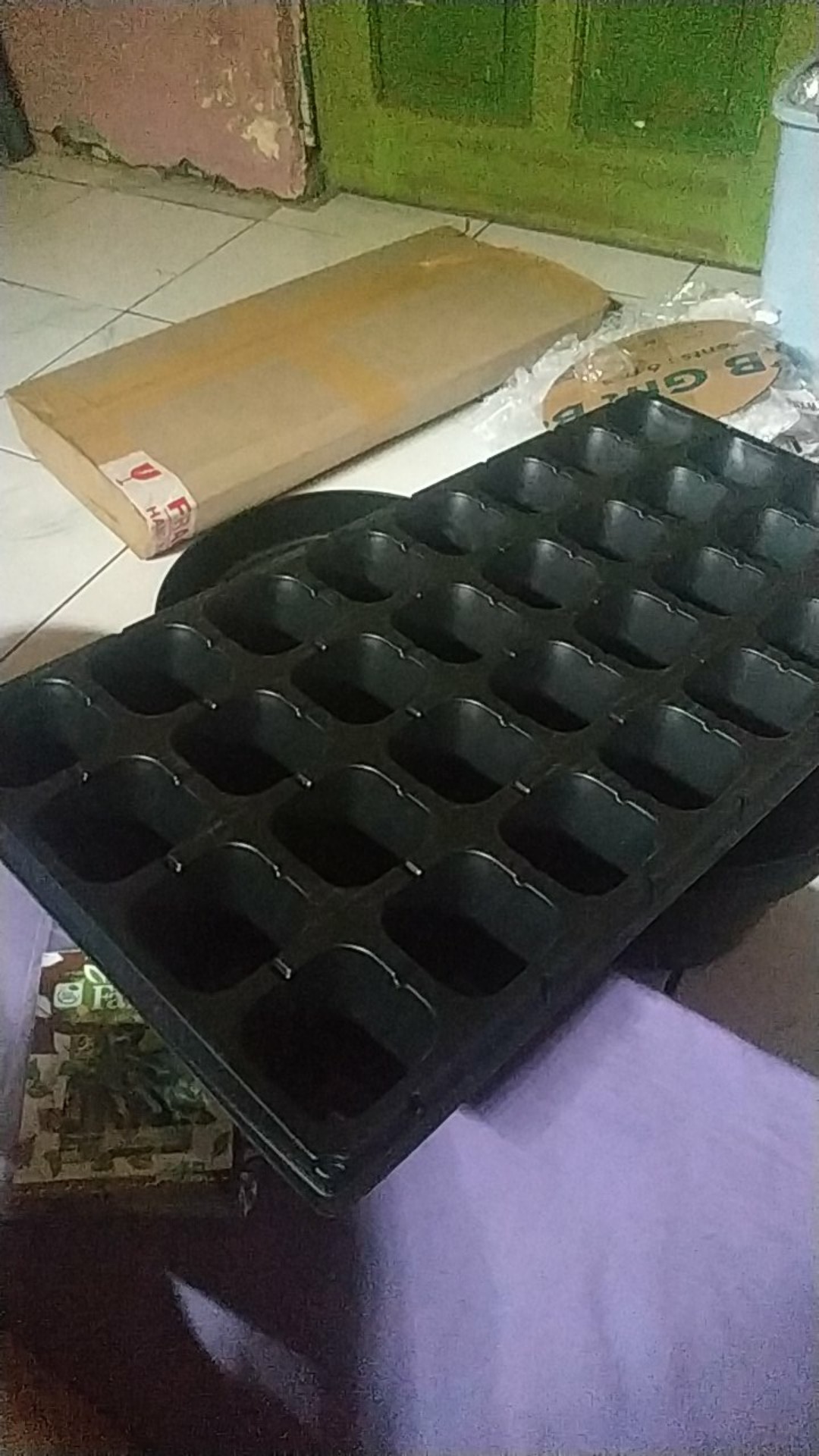 Tray Semai 32 Lubang
